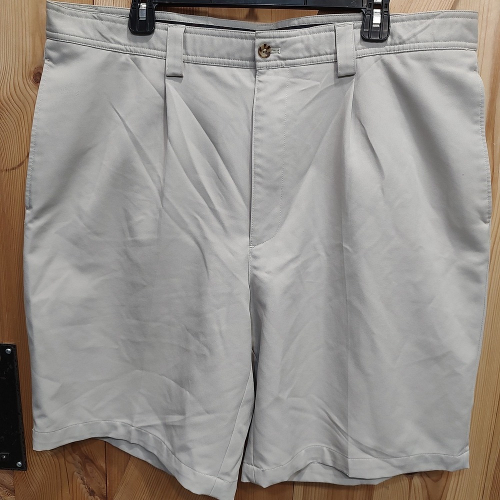 Van Heusen Khaki Double Pleat Mens Shorts Sz 38 Chino Golf Dad Pockets